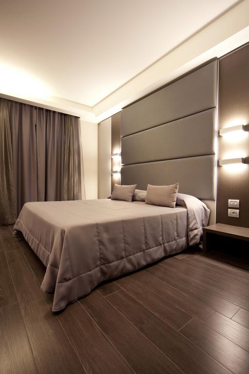 Albergo Dei Laghi トゥラーテ エクステリア 写真