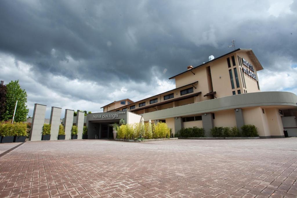 Albergo Dei Laghi トゥラーテ エクステリア 写真