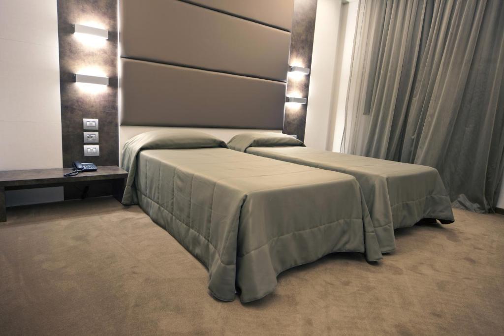 Albergo Dei Laghi トゥラーテ エクステリア 写真